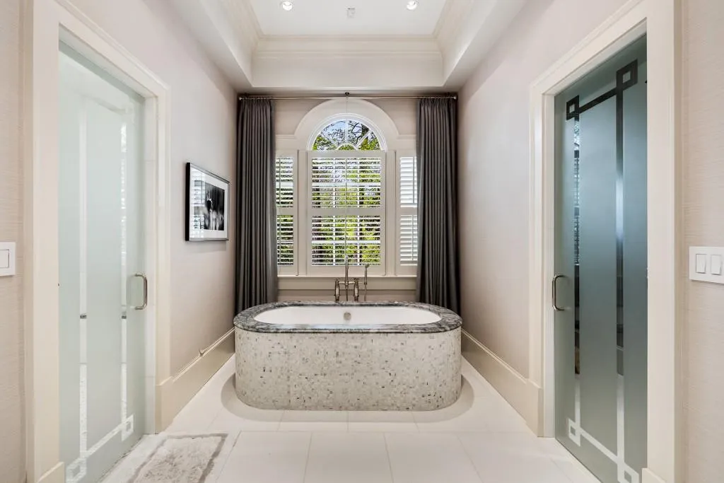 5096 Long Island Drive Nw, Atlanta, Georgia 30327, 5 Bedrooms Bedrooms, ,5 BathroomsBathrooms,Residential,Sold,5096 Long Island Drive Nw,7032052