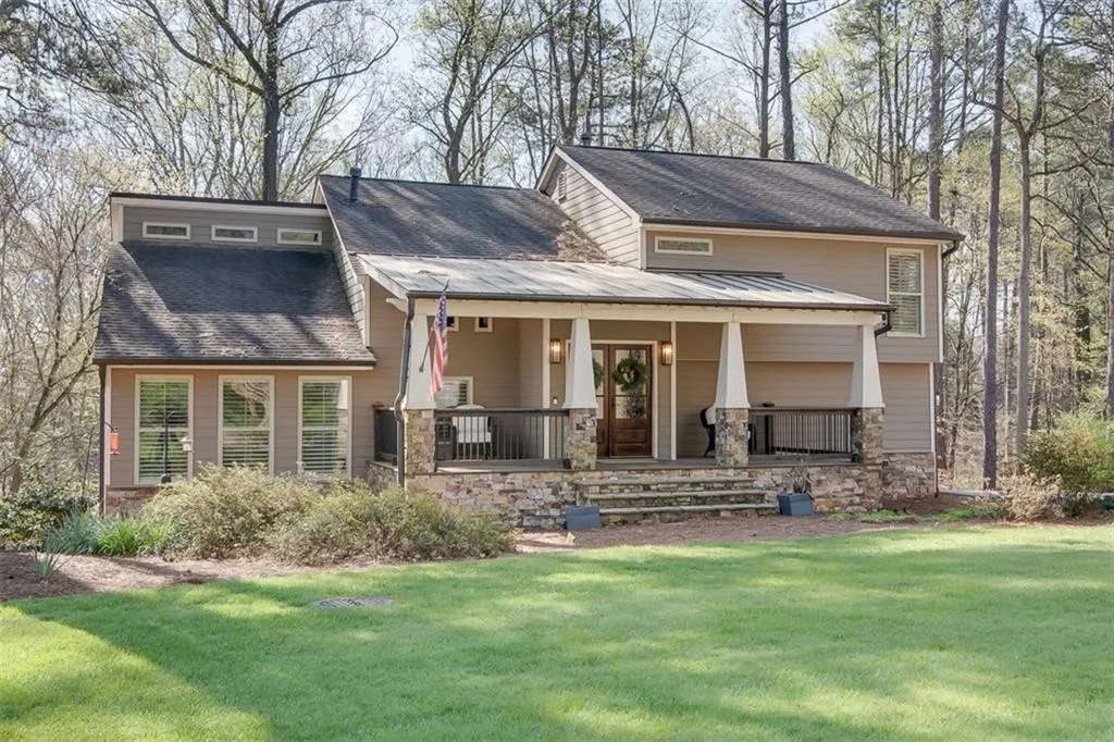 5095 Nesbit Ferry Lane, Sandy Springs, Georgia 30350, 4 Bedrooms Bedrooms, ,3 BathroomsBathrooms,Residential,Sold,5095 Nesbit Ferry Lane,7185955