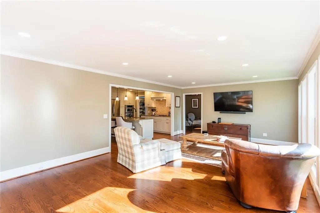 5095 Nesbit Ferry Lane, Sandy Springs, Georgia 30350, 4 Bedrooms Bedrooms, ,3 BathroomsBathrooms,Residential,Sold,5095 Nesbit Ferry Lane,7185955