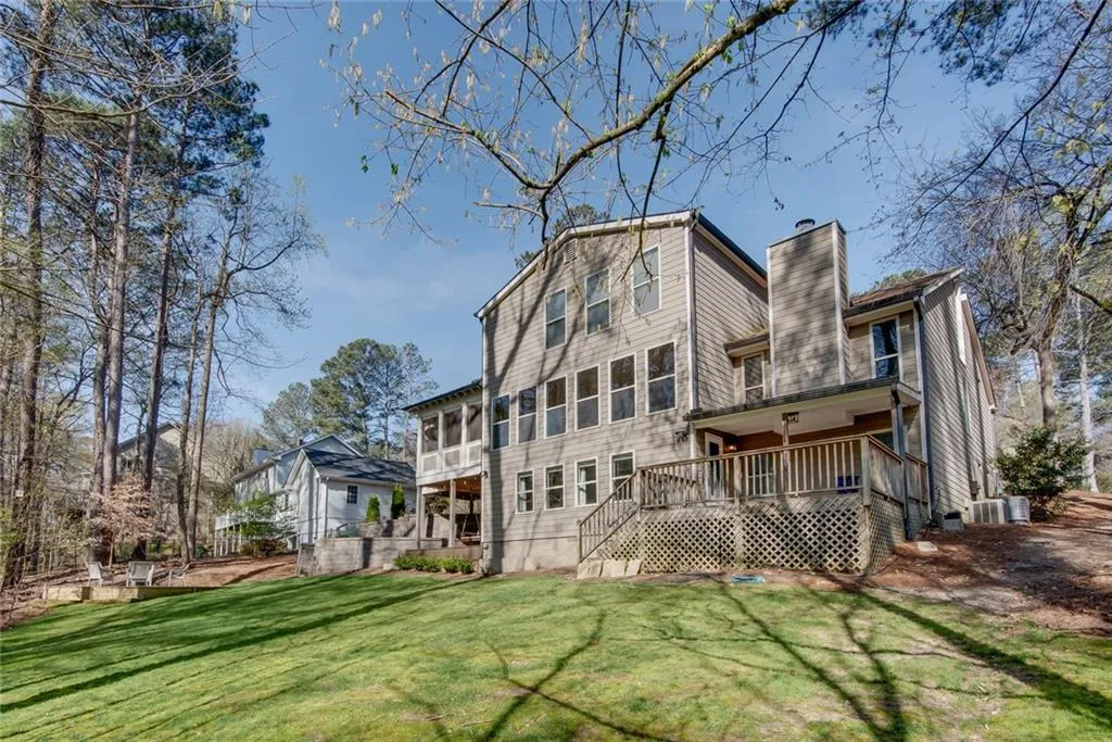 5095 Nesbit Ferry Lane, Sandy Springs, Georgia 30350, 4 Bedrooms Bedrooms, ,3 BathroomsBathrooms,Residential,Sold,5095 Nesbit Ferry Lane,7185955