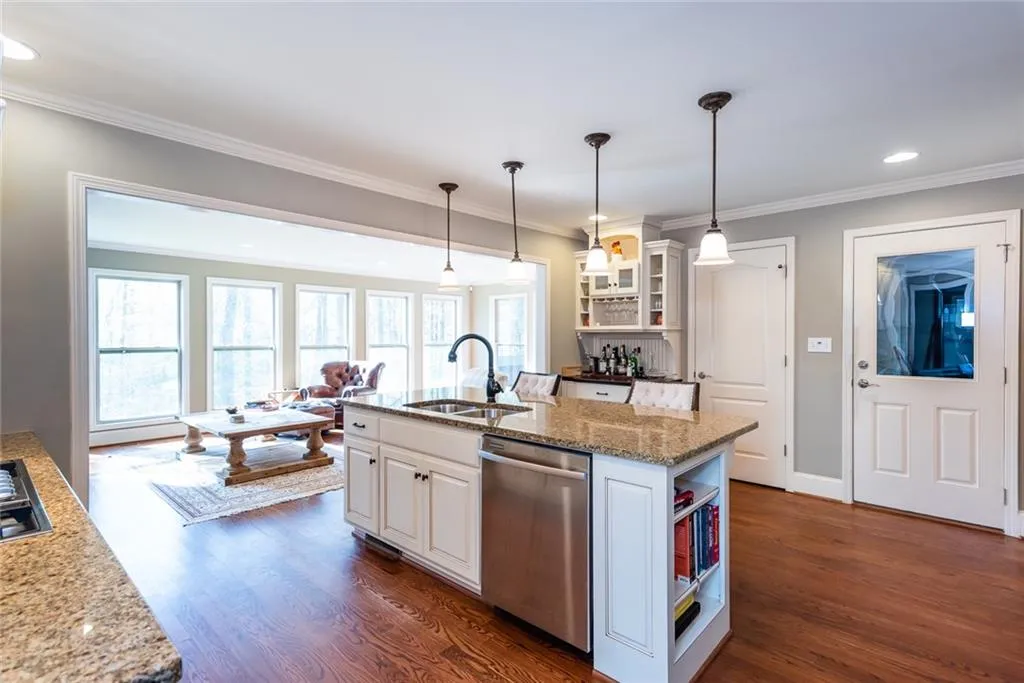5095 Nesbit Ferry Lane, Sandy Springs, Georgia 30350, 4 Bedrooms Bedrooms, ,3 BathroomsBathrooms,Residential,Sold,5095 Nesbit Ferry Lane,7185955