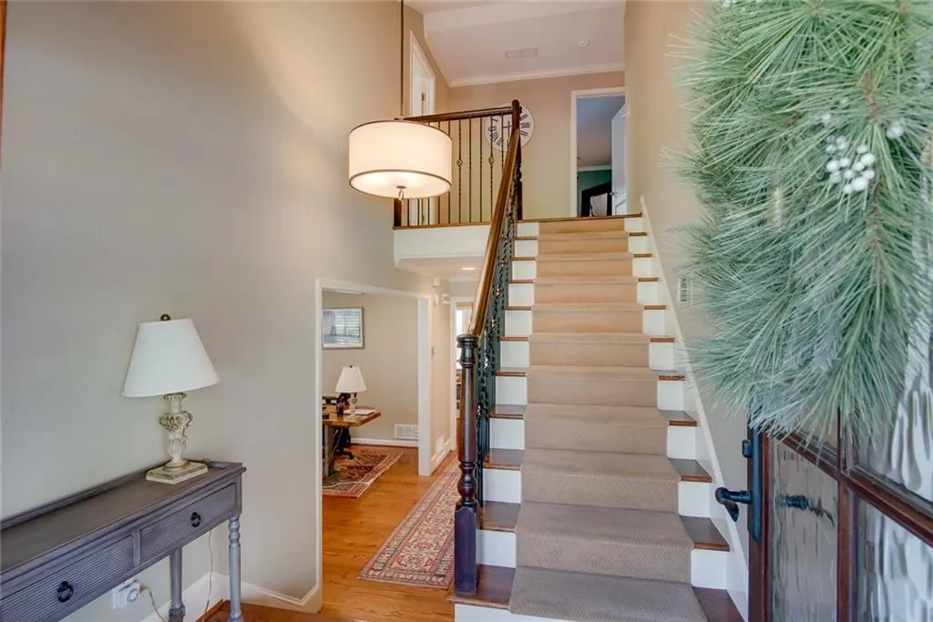 5095 Nesbit Ferry Lane, Sandy Springs, Georgia 30350, 4 Bedrooms Bedrooms, ,3 BathroomsBathrooms,Residential,Sold,5095 Nesbit Ferry Lane,7185955