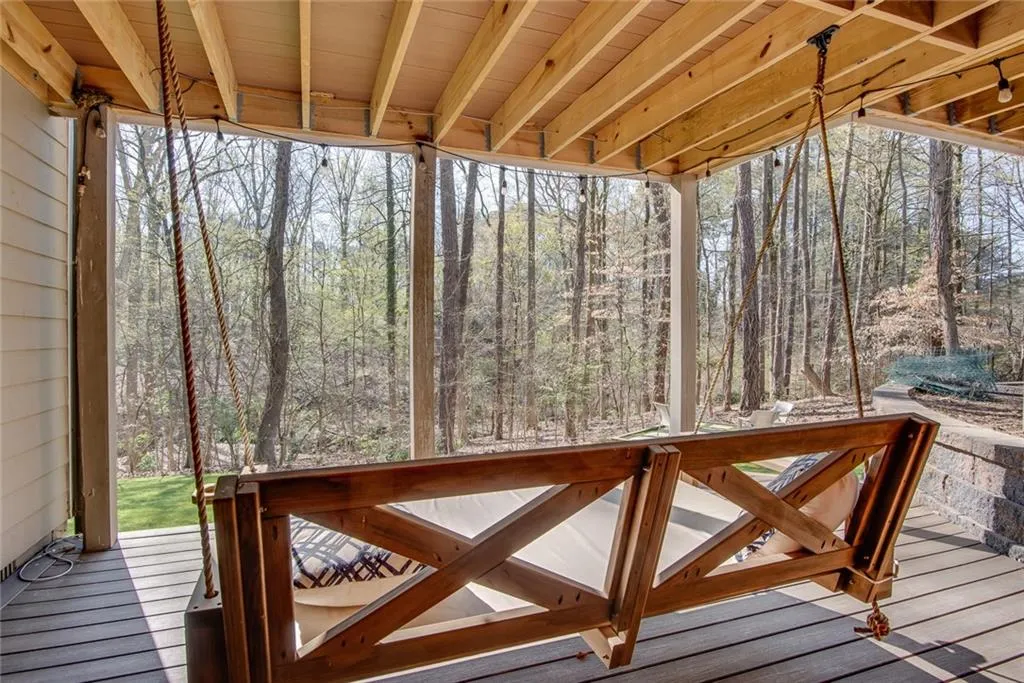 5095 Nesbit Ferry Lane, Sandy Springs, Georgia 30350, 4 Bedrooms Bedrooms, ,3 BathroomsBathrooms,Residential,Sold,5095 Nesbit Ferry Lane,7185955