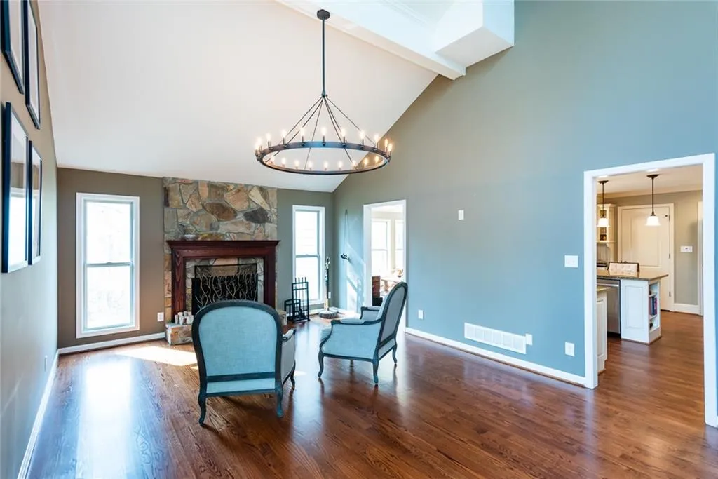 5095 Nesbit Ferry Lane, Sandy Springs, Georgia 30350, 4 Bedrooms Bedrooms, ,3 BathroomsBathrooms,Residential,Sold,5095 Nesbit Ferry Lane,7185955