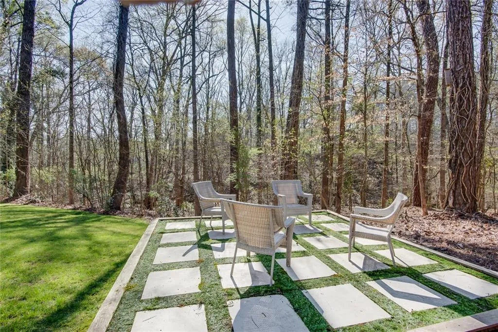 5095 Nesbit Ferry Lane, Sandy Springs, Georgia 30350, 4 Bedrooms Bedrooms, ,3 BathroomsBathrooms,Residential,Sold,5095 Nesbit Ferry Lane,7185955