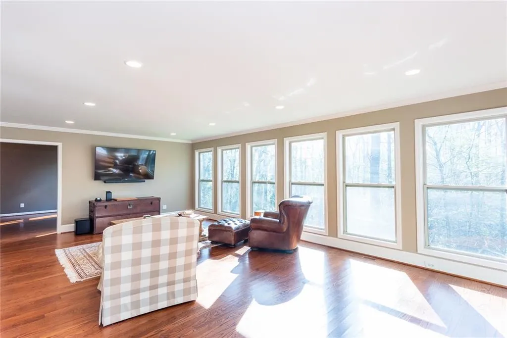 5095 Nesbit Ferry Lane, Sandy Springs, Georgia 30350, 4 Bedrooms Bedrooms, ,3 BathroomsBathrooms,Residential,Sold,5095 Nesbit Ferry Lane,7185955