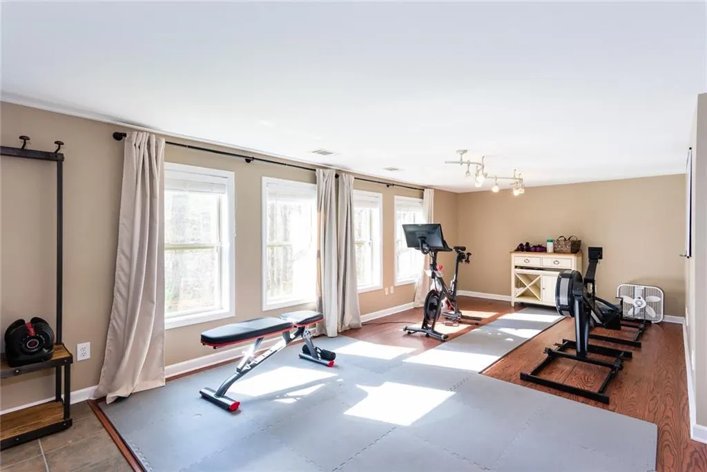 5095 Nesbit Ferry Lane, Sandy Springs, Georgia 30350, 4 Bedrooms Bedrooms, ,3 BathroomsBathrooms,Residential,Sold,5095 Nesbit Ferry Lane,7185955