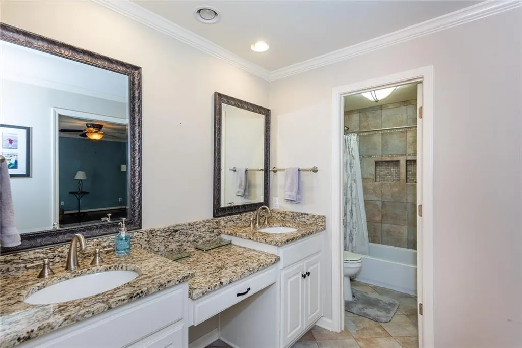 5095 Nesbit Ferry Lane, Sandy Springs, Georgia 30350, 4 Bedrooms Bedrooms, ,3 BathroomsBathrooms,Residential,Sold,5095 Nesbit Ferry Lane,7185955