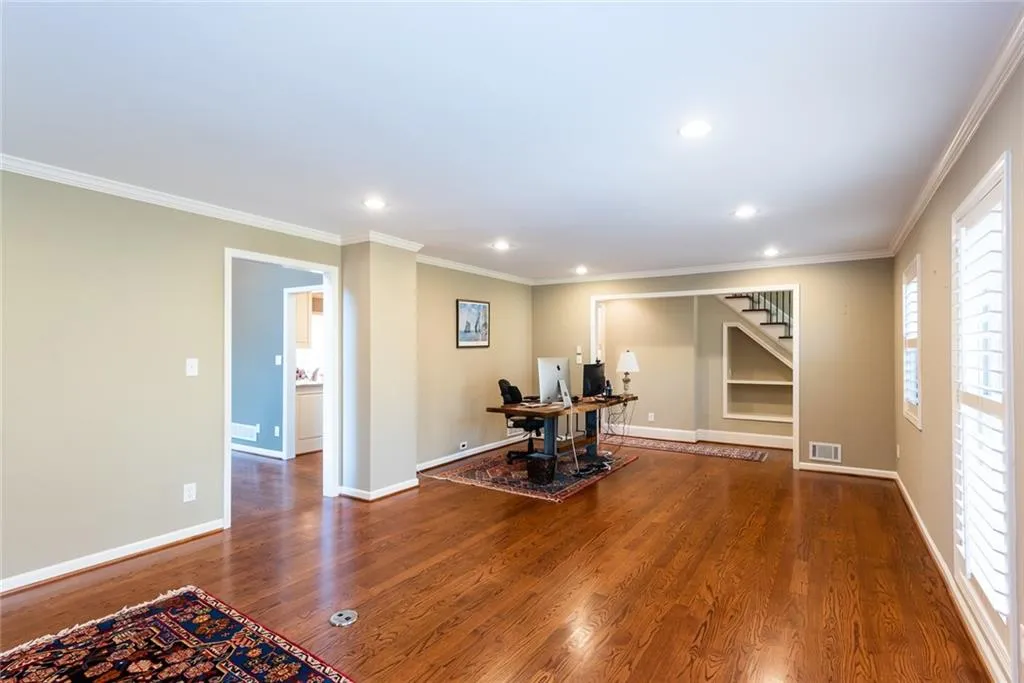 5095 Nesbit Ferry Lane, Sandy Springs, Georgia 30350, 4 Bedrooms Bedrooms, ,3 BathroomsBathrooms,Residential,Sold,5095 Nesbit Ferry Lane,7185955