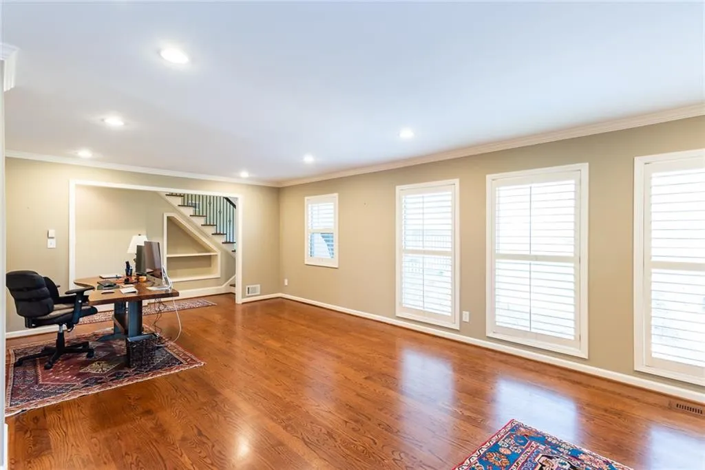 5095 Nesbit Ferry Lane, Sandy Springs, Georgia 30350, 4 Bedrooms Bedrooms, ,3 BathroomsBathrooms,Residential,Sold,5095 Nesbit Ferry Lane,7185955