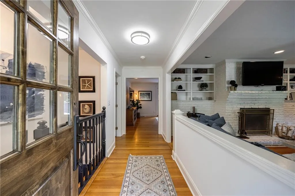 305 Montevallo Drive, Atlanta, Georgia 30342, 4 Bedrooms Bedrooms, ,3 BathroomsBathrooms,Residential,Sold,305 Montevallo Drive,7573266