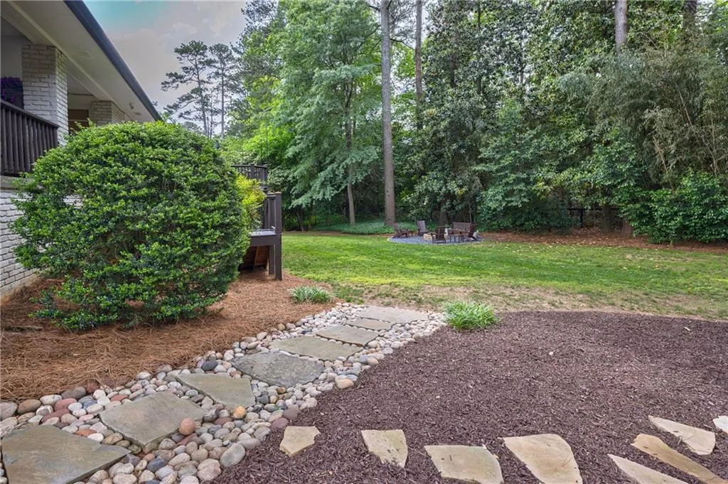 305 Montevallo Drive, Atlanta, Georgia 30342, 4 Bedrooms Bedrooms, ,3 BathroomsBathrooms,Residential,Sold,305 Montevallo Drive,7573266