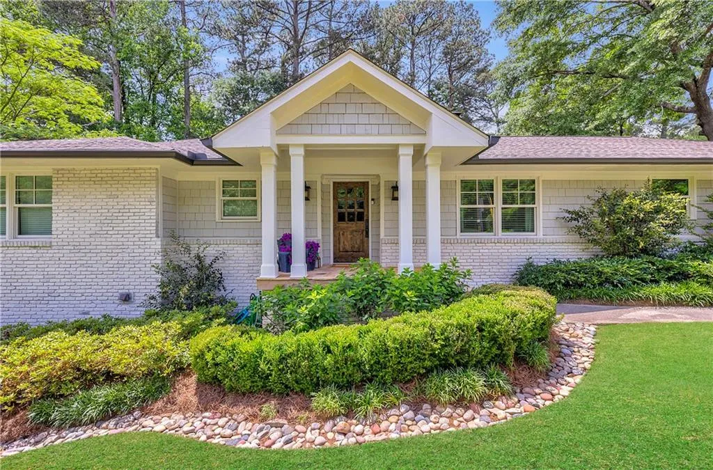 305 Montevallo Drive, Atlanta, Georgia 30342, 4 Bedrooms Bedrooms, ,3 BathroomsBathrooms,Residential,Sold,305 Montevallo Drive,7573266