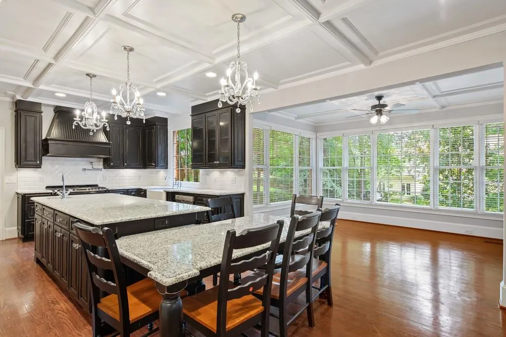 7590 S Spalding Lake Drive, Sandy Springs, Georgia 30350, 5 Bedrooms Bedrooms, ,4 BathroomsBathrooms,Residential,Sold,7590 S Spalding Lake Drive,6591308