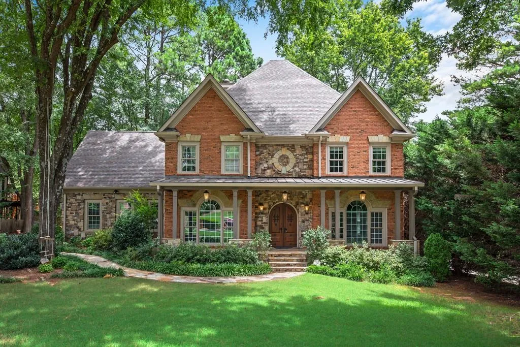 7590 S Spalding Lake Drive, Sandy Springs, Georgia 30350, 5 Bedrooms Bedrooms, ,4 BathroomsBathrooms,Residential,Sold,7590 S Spalding Lake Drive,6591308