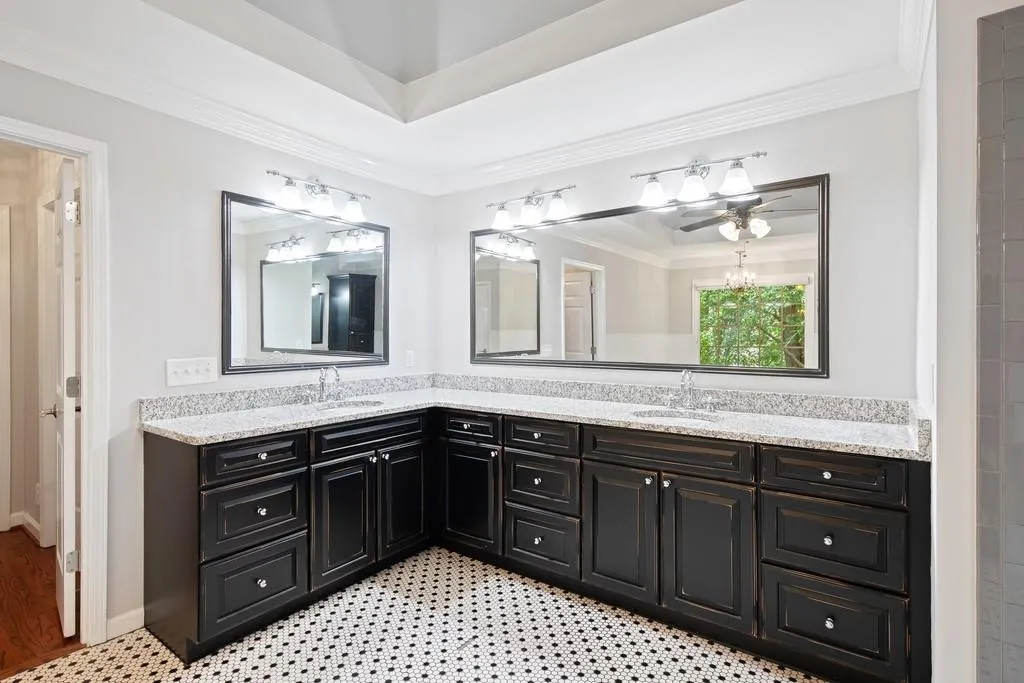 7590 S Spalding Lake Drive, Sandy Springs, Georgia 30350, 5 Bedrooms Bedrooms, ,4 BathroomsBathrooms,Residential,Sold,7590 S Spalding Lake Drive,6591308