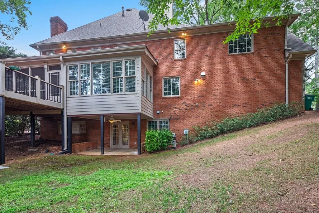 7590 S Spalding Lake Drive, Sandy Springs, Georgia 30350, 5 Bedrooms Bedrooms, ,4 BathroomsBathrooms,Residential,Sold,7590 S Spalding Lake Drive,6591308