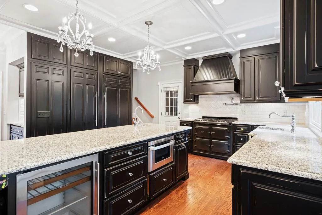 7590 S Spalding Lake Drive, Sandy Springs, Georgia 30350, 5 Bedrooms Bedrooms, ,4 BathroomsBathrooms,Residential,Sold,7590 S Spalding Lake Drive,6591308