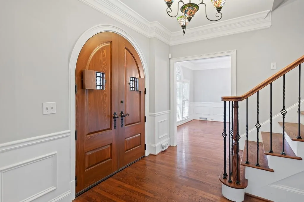 7590 S Spalding Lake Drive, Sandy Springs, Georgia 30350, 5 Bedrooms Bedrooms, ,4 BathroomsBathrooms,Residential,Sold,7590 S Spalding Lake Drive,6591308