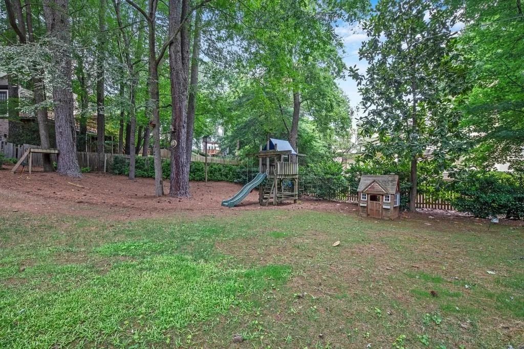 7590 S Spalding Lake Drive, Sandy Springs, Georgia 30350, 5 Bedrooms Bedrooms, ,4 BathroomsBathrooms,Residential,Sold,7590 S Spalding Lake Drive,6591308