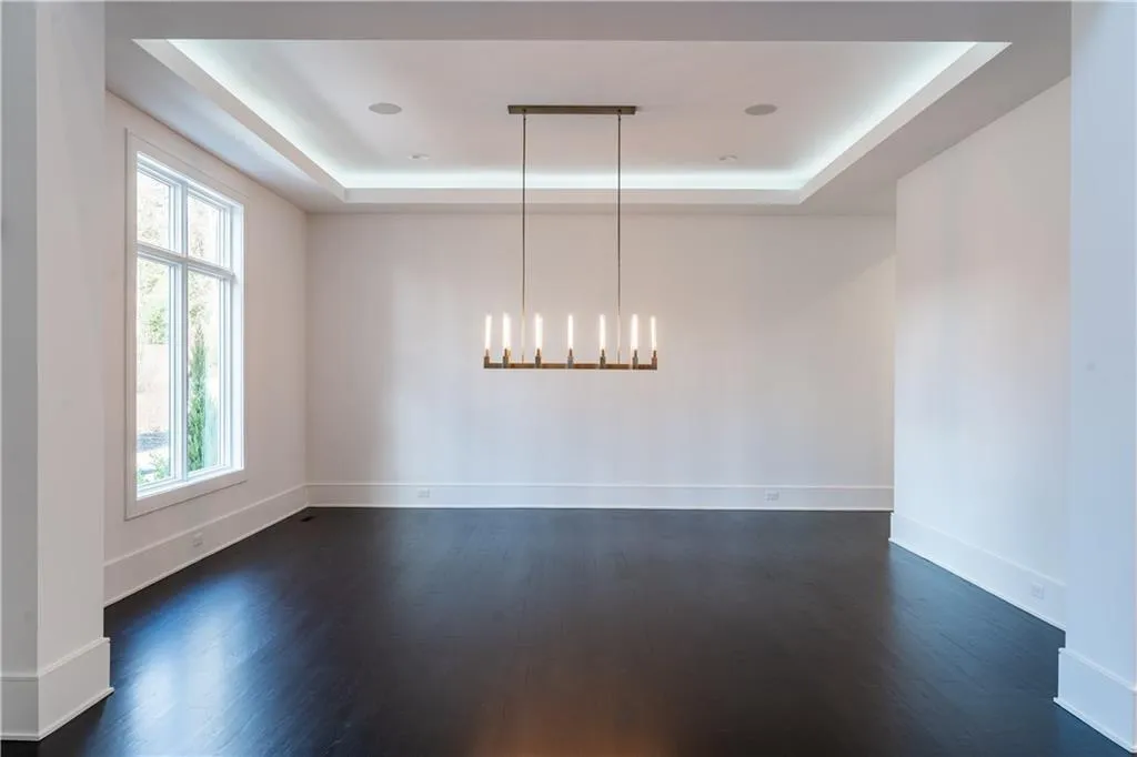 5211 Powers Ferry Road, Sandy Springs, Georgia 30327, 5 Bedrooms Bedrooms, ,6 BathroomsBathrooms,Residential,For Sale,5211 Powers Ferry Road,7579154