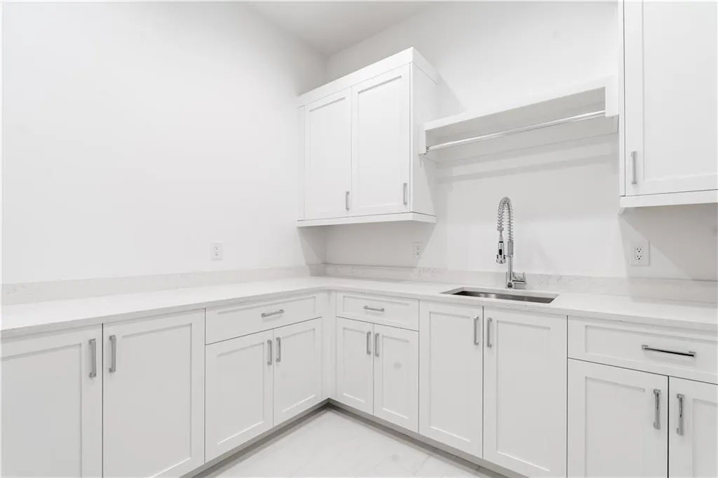 5211 Powers Ferry Road, Sandy Springs, Georgia 30327, 5 Bedrooms Bedrooms, ,6 BathroomsBathrooms,Residential,For Sale,5211 Powers Ferry Road,7579154