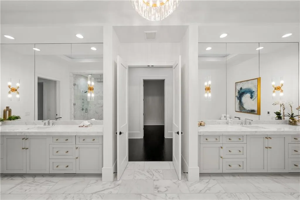 5211 Powers Ferry Road, Sandy Springs, Georgia 30327, 5 Bedrooms Bedrooms, ,6 BathroomsBathrooms,Residential,For Sale,5211 Powers Ferry Road,7579154