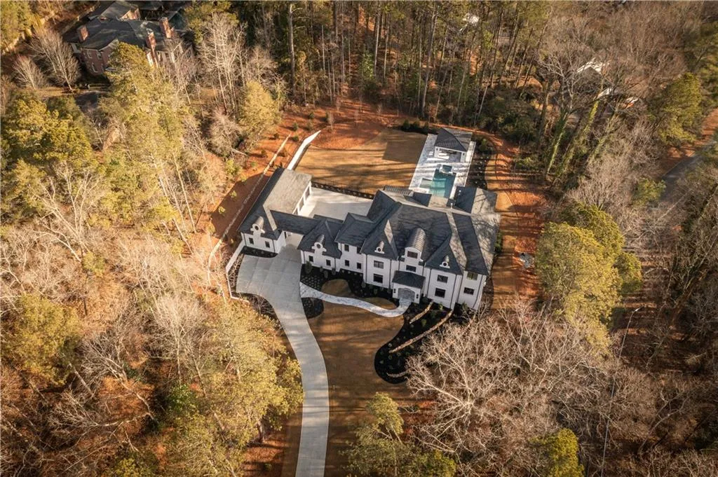 Aerial view of property and surrounding area