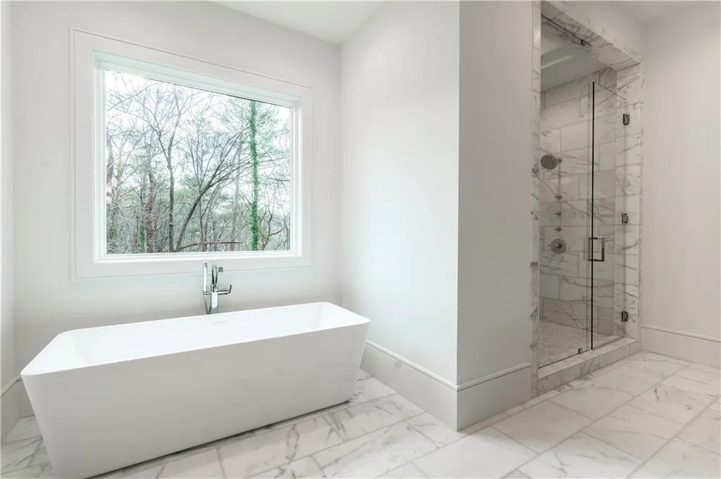 5211 Powers Ferry Road, Sandy Springs, Georgia 30327, 5 Bedrooms Bedrooms, ,6 BathroomsBathrooms,Residential,For Sale,5211 Powers Ferry Road,7579154