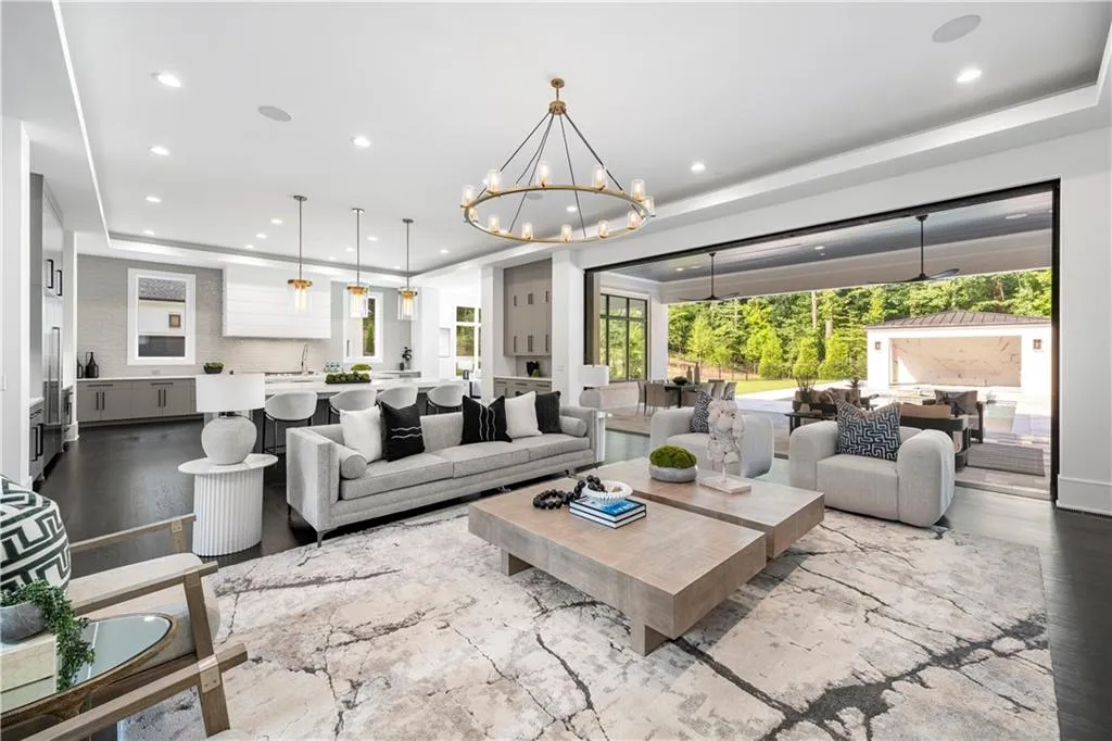5211 Powers Ferry Road, Sandy Springs, Georgia 30327, 5 Bedrooms Bedrooms, ,6 BathroomsBathrooms,Residential,For Sale,5211 Powers Ferry Road,7579154