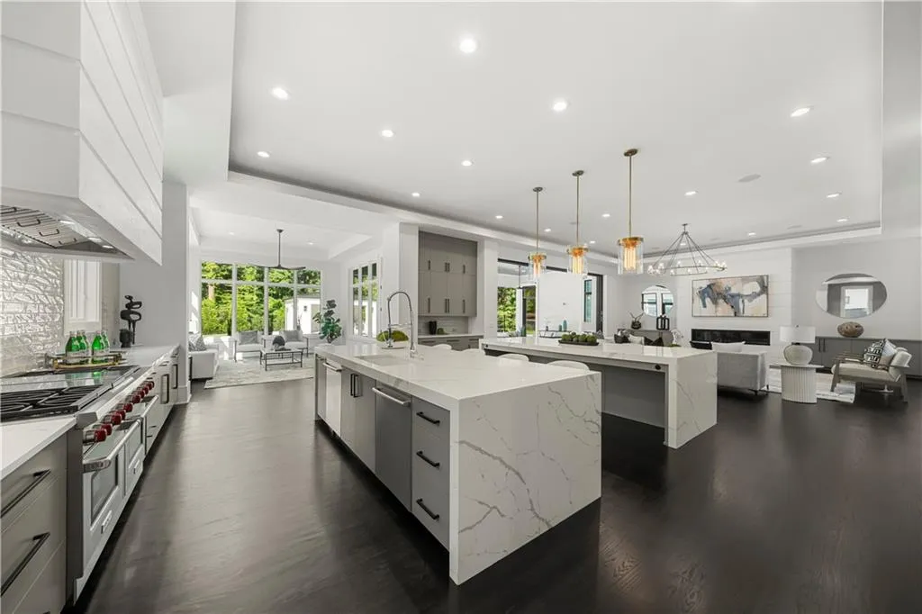 5211 Powers Ferry Road, Sandy Springs, Georgia 30327, 5 Bedrooms Bedrooms, ,6 BathroomsBathrooms,Residential,For Sale,5211 Powers Ferry Road,7579154