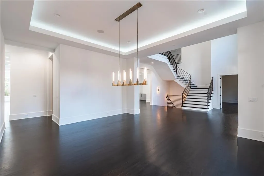 5211 Powers Ferry Road, Sandy Springs, Georgia 30327, 5 Bedrooms Bedrooms, ,6 BathroomsBathrooms,Residential,For Sale,5211 Powers Ferry Road,7579154