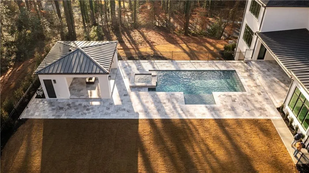 5211 Powers Ferry Road, Sandy Springs, Georgia 30327, 5 Bedrooms Bedrooms, ,6 BathroomsBathrooms,Residential,For Sale,5211 Powers Ferry Road,7579154
