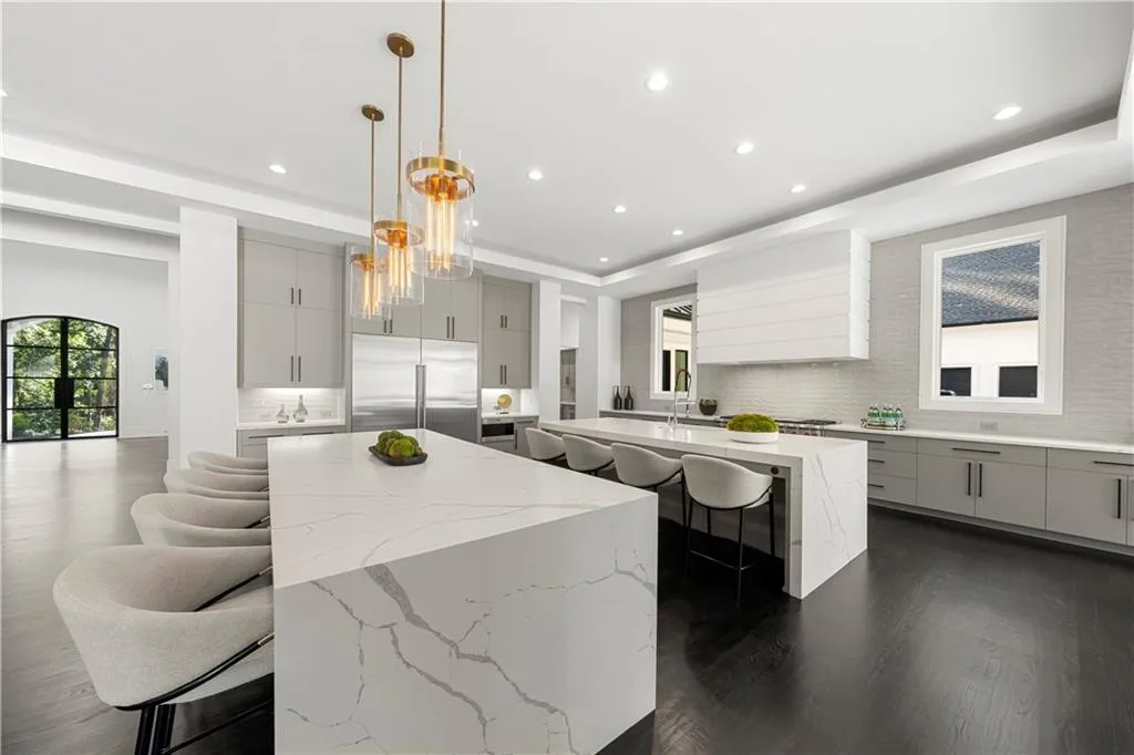 5211 Powers Ferry Road, Sandy Springs, Georgia 30327, 5 Bedrooms Bedrooms, ,6 BathroomsBathrooms,Residential,For Sale,5211 Powers Ferry Road,7579154