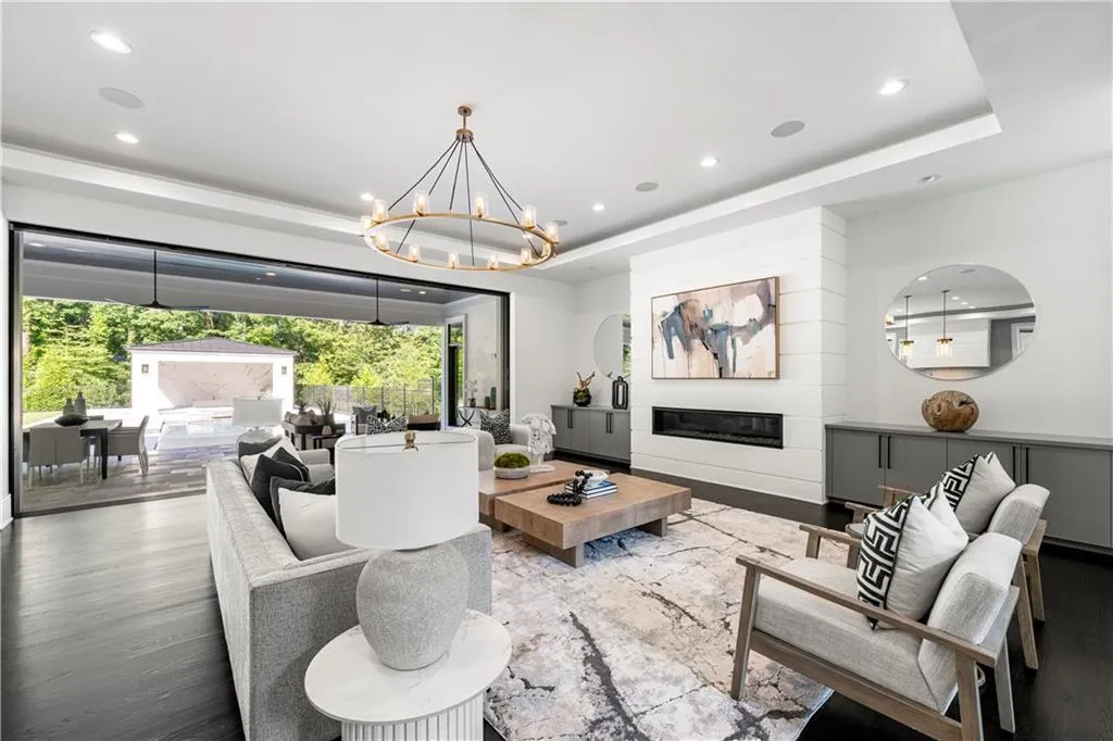 5211 Powers Ferry Road, Sandy Springs, Georgia 30327, 5 Bedrooms Bedrooms, ,6 BathroomsBathrooms,Residential,For Sale,5211 Powers Ferry Road,7579154