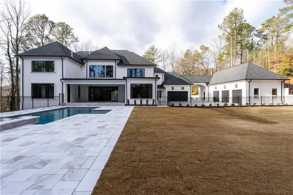 5211 Powers Ferry Road, Sandy Springs, Georgia 30327, 5 Bedrooms Bedrooms, ,6 BathroomsBathrooms,Residential,For Sale,5211 Powers Ferry Road,7579154