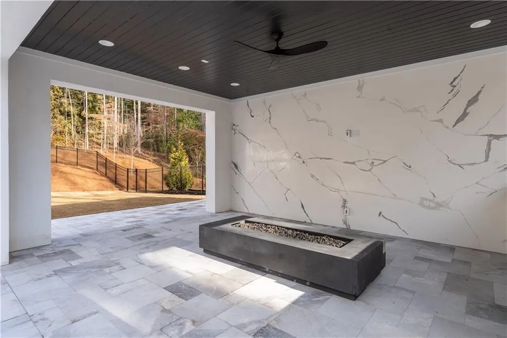 5211 Powers Ferry Road, Sandy Springs, Georgia 30327, 5 Bedrooms Bedrooms, ,6 BathroomsBathrooms,Residential,For Sale,5211 Powers Ferry Road,7579154