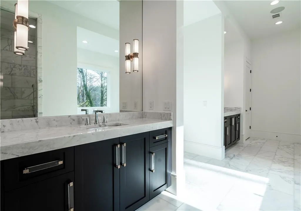 5211 Powers Ferry Road, Sandy Springs, Georgia 30327, 5 Bedrooms Bedrooms, ,6 BathroomsBathrooms,Residential,For Sale,5211 Powers Ferry Road,7579154