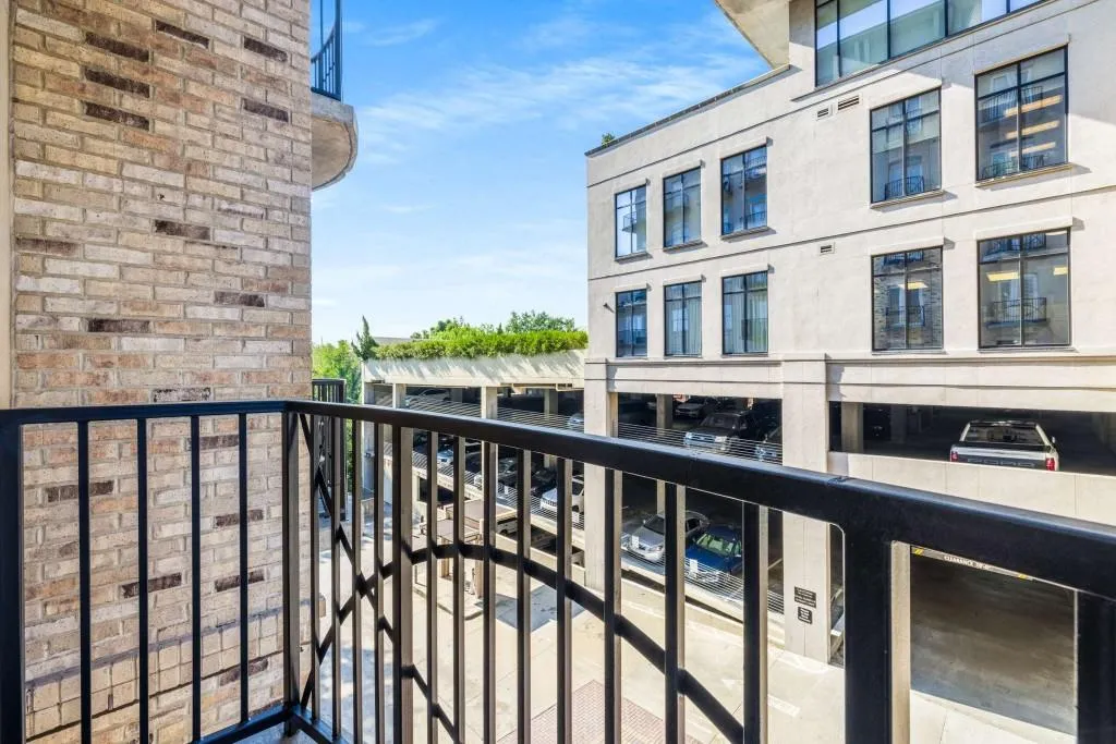 2255 Peachtree Road Unit 426, Atlanta, Georgia 30309, 1 Bedroom Bedrooms, ,1 BathroomBathrooms,Residential,For Sale,2255 Peachtree Road Unit 426,7655489