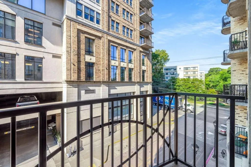 2255 Peachtree Road Unit 426, Atlanta, Georgia 30309, 1 Bedroom Bedrooms, ,1 BathroomBathrooms,Residential,For Sale,2255 Peachtree Road Unit 426,7655489