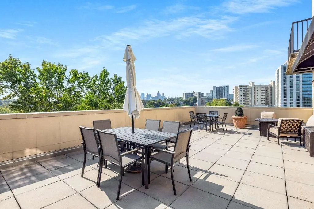 2255 Peachtree Road Unit 426, Atlanta, Georgia 30309, 1 Bedroom Bedrooms, ,1 BathroomBathrooms,Residential,For Sale,2255 Peachtree Road Unit 426,7655489