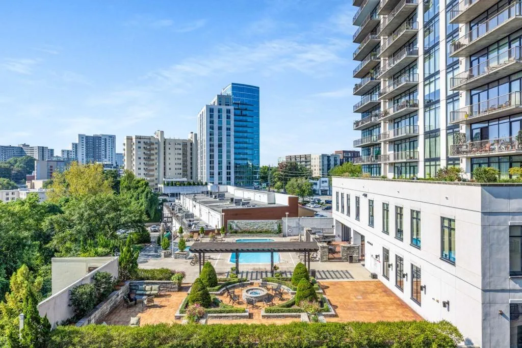 2255 Peachtree Road Unit 426, Atlanta, Georgia 30309, 1 Bedroom Bedrooms, ,1 BathroomBathrooms,Residential,For Sale,2255 Peachtree Road Unit 426,7655489