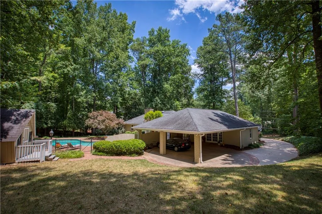 6344 Mountain Brook Way, Atlanta, Georgia 30328, 5 Bedrooms Bedrooms, ,4 BathroomsBathrooms,Residential,Sold,6344 Mountain Brook Way,6744439