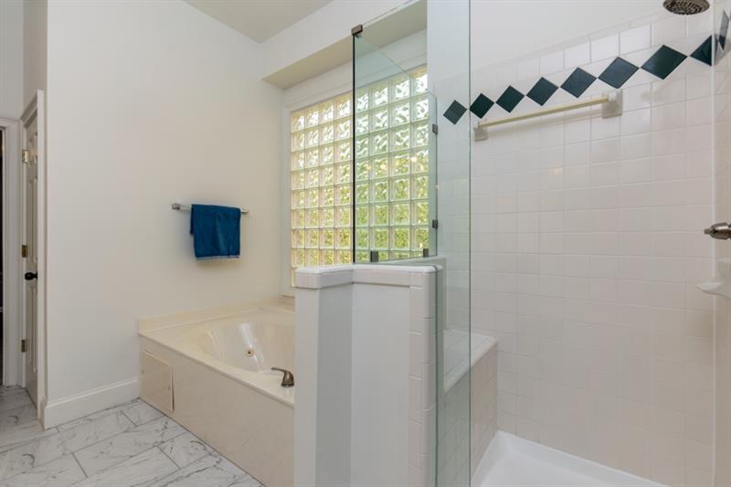 4580 Windsor Gate Court, Atlanta, Georgia 30342, 6 Bedrooms Bedrooms, ,4 BathroomsBathrooms,Residential,Sold,4580 Windsor Gate Court,7321365