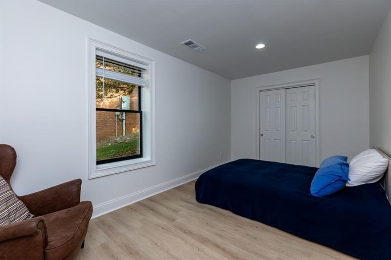 Terrace level bedroom