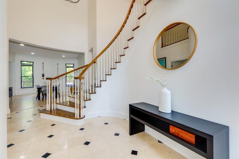 4580 Windsor Gate Court, Atlanta, Georgia 30342, 6 Bedrooms Bedrooms, ,4 BathroomsBathrooms,Residential,Sold,4580 Windsor Gate Court,7321365