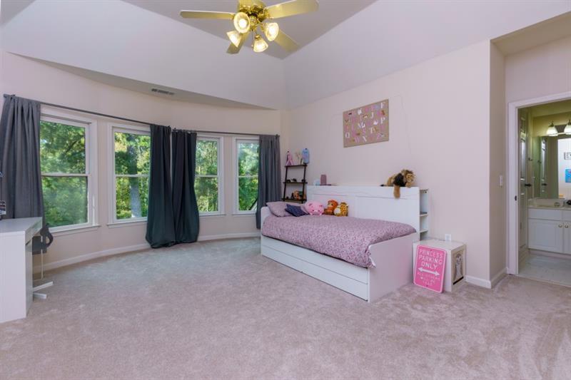This bedroom has an en-suite bathroom