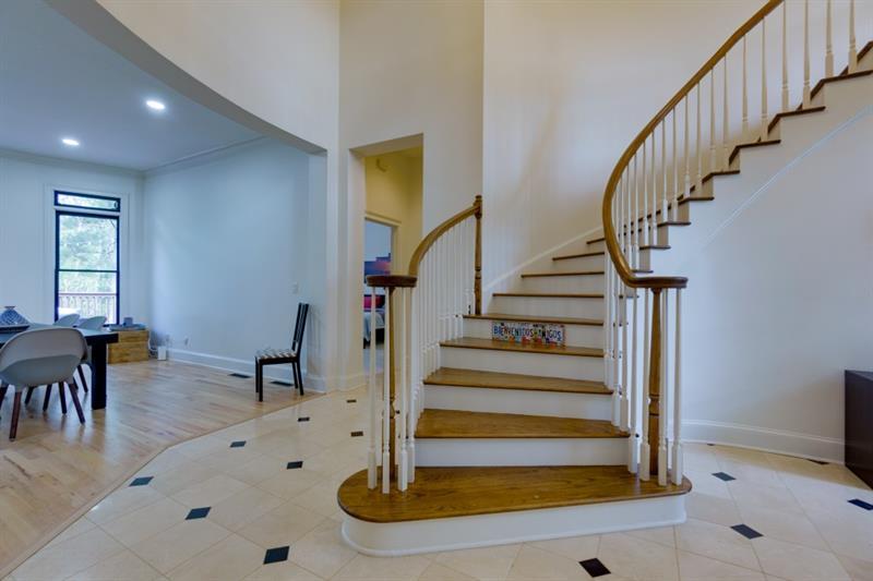 4580 Windsor Gate Court, Atlanta, Georgia 30342, 6 Bedrooms Bedrooms, ,4 BathroomsBathrooms,Residential,Sold,4580 Windsor Gate Court,7321365