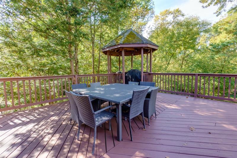 4580 Windsor Gate Court, Atlanta, Georgia 30342, 6 Bedrooms Bedrooms, ,4 BathroomsBathrooms,Residential,Sold,4580 Windsor Gate Court,7321365