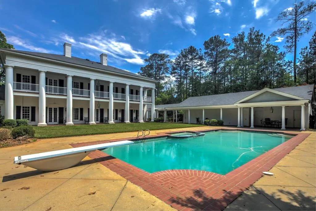 7380 Wildercliff Drive, Sandy Springs, Georgia 30328, 6 Bedrooms Bedrooms, ,8 BathroomsBathrooms,Residential,Sold,7380 Wildercliff Drive,5874358